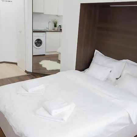 Apartment Grand - Doamnei